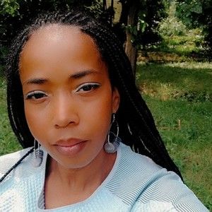 Meet your Posher, Yolanda/Yolie